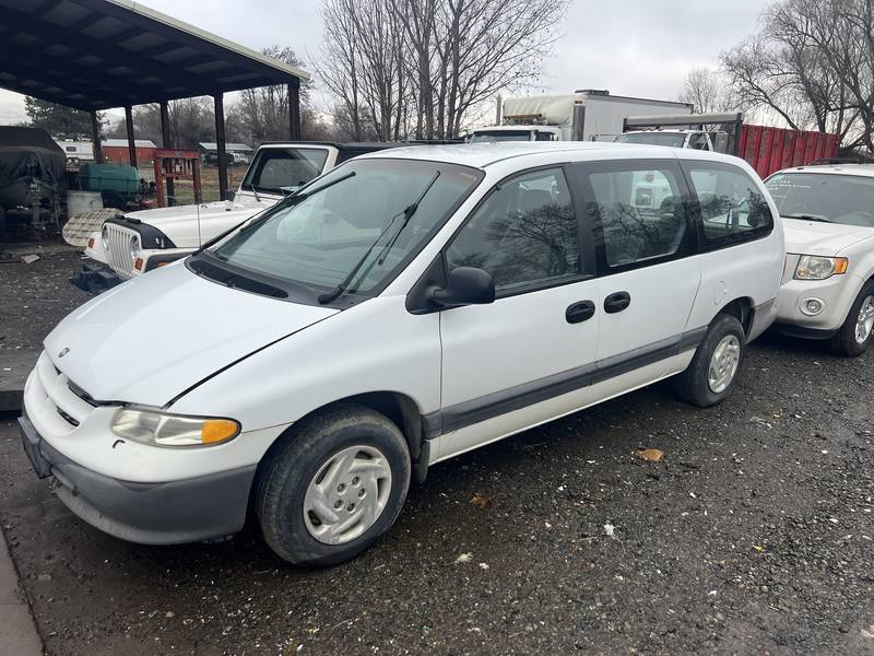1998 Dodge Caravan passenger van (CN 1049)