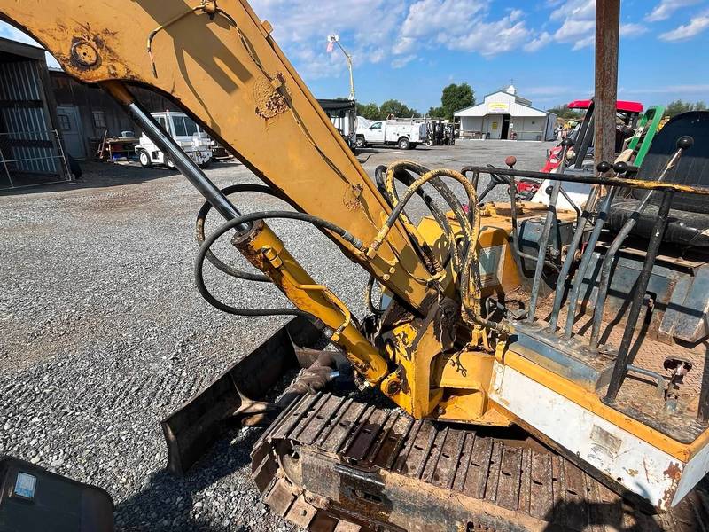 KOMATSU PC30