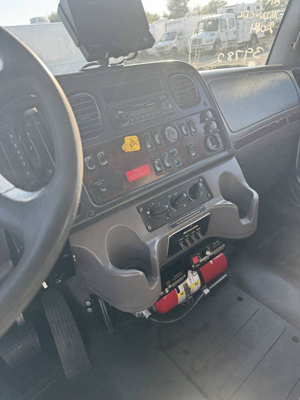 2014 Freightliner Crewcab, m2-106 Utility Truck (CN 39)