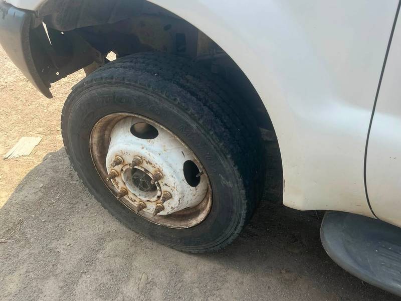 2003 FORD F550 4x4, 2-3 yrd DUMP