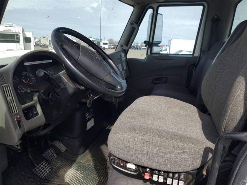 2012 IHC 7500 Cab Chassis, Tandem axle truck